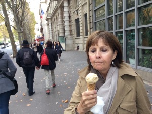What could be more Parisian than a perfect scoop of ice cream on a cold day?